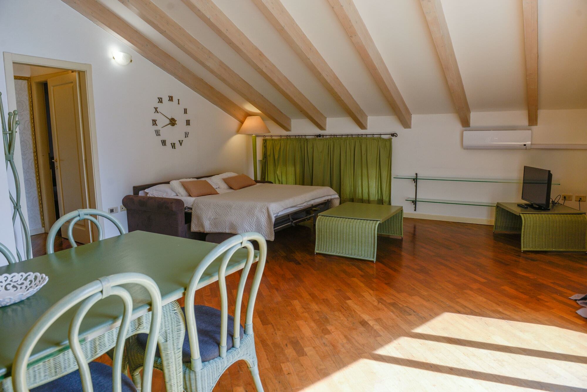 Queen Of The Apartment Riva del Garda